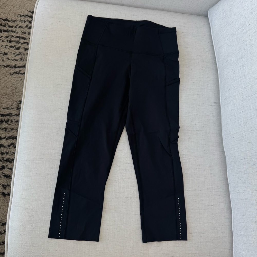 lululemon athletica Black cropped workout Leggings